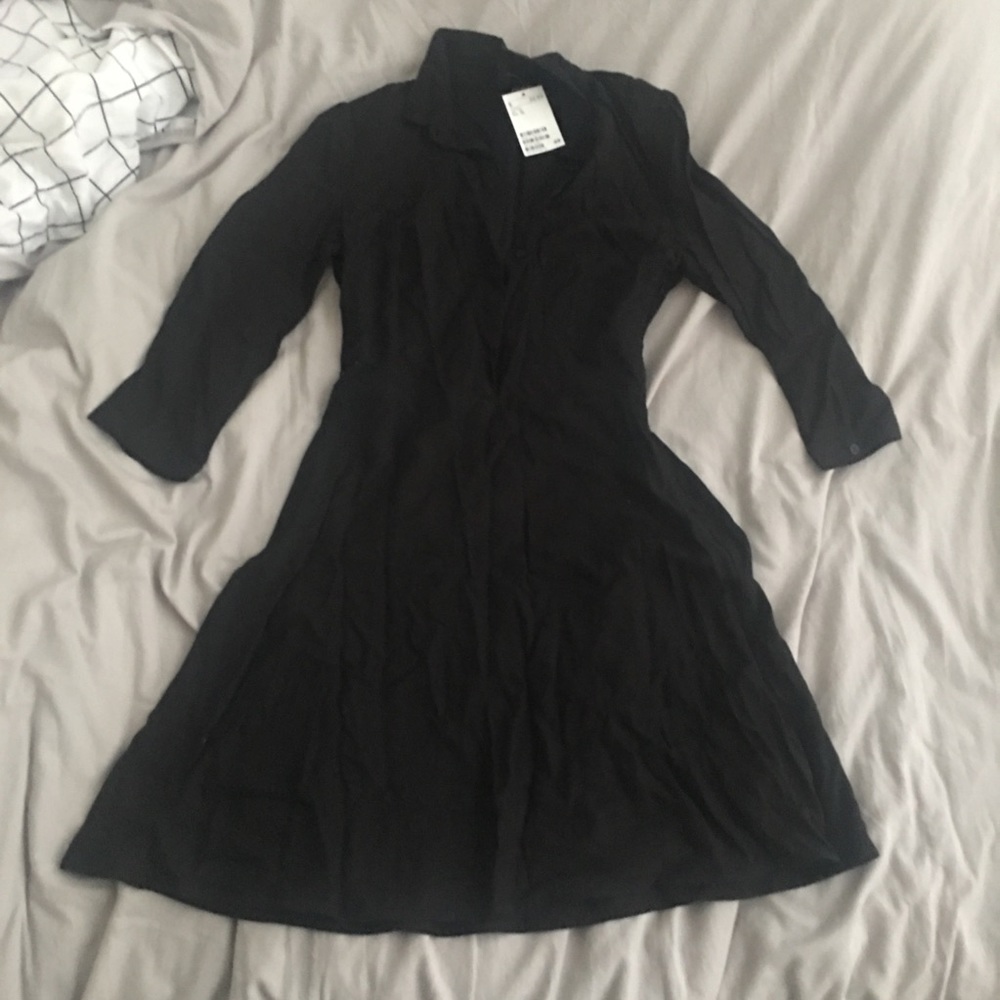 🚚 H&M fit & flare black dress w/ button front